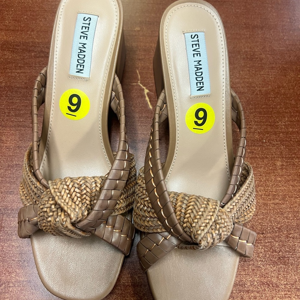 Steve Madden Women's Brown Woven Sandals